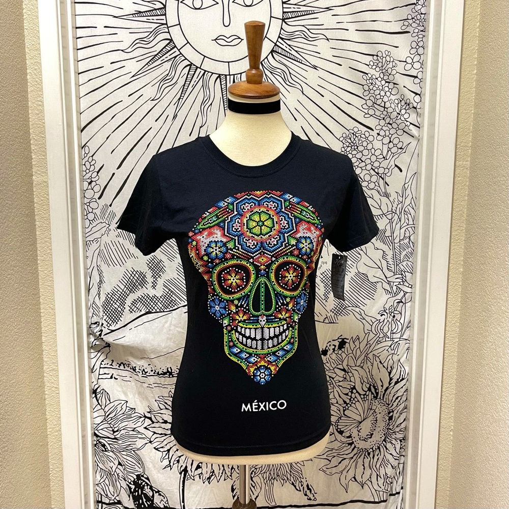 π Beautiful Mexican skull top - Picture 2 of 11